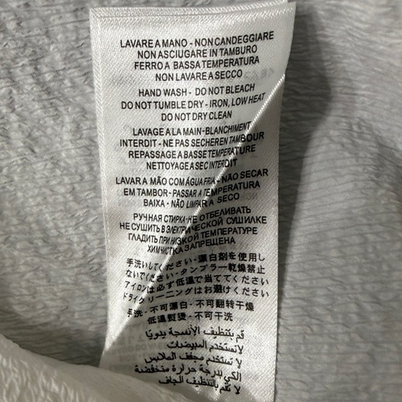 Gucci Classic White Shirt with Black Buttons - Picture 7 of 8